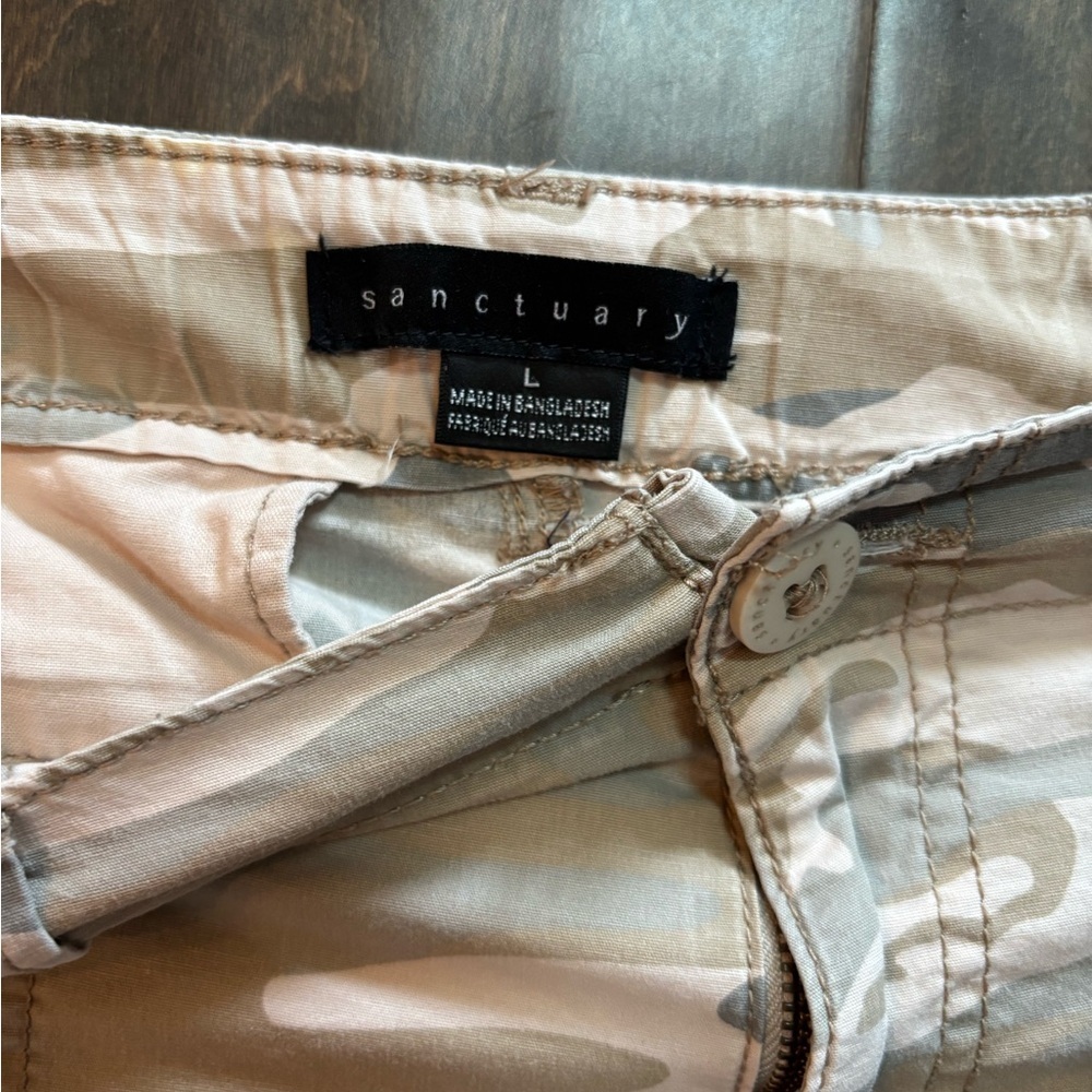 Sanctuary Women's Tan Camouflage Shorts - Picture 2 of 5
